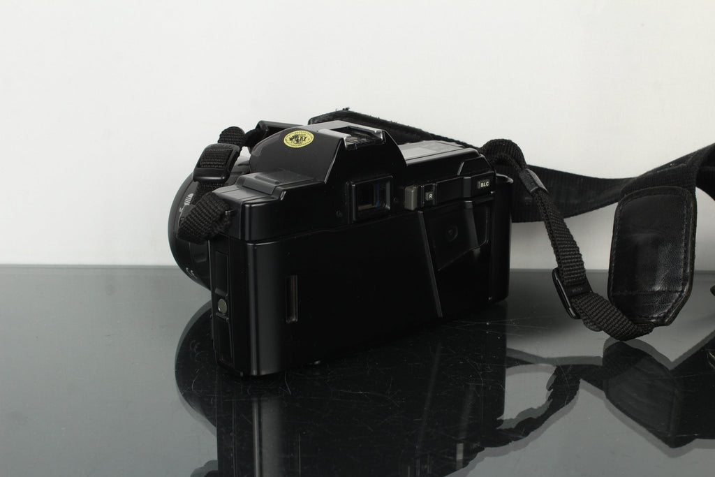 Minolta 5000 AF Zoom 35 - 70mm f/3.5 - 4.5 - Dutch|Thrift