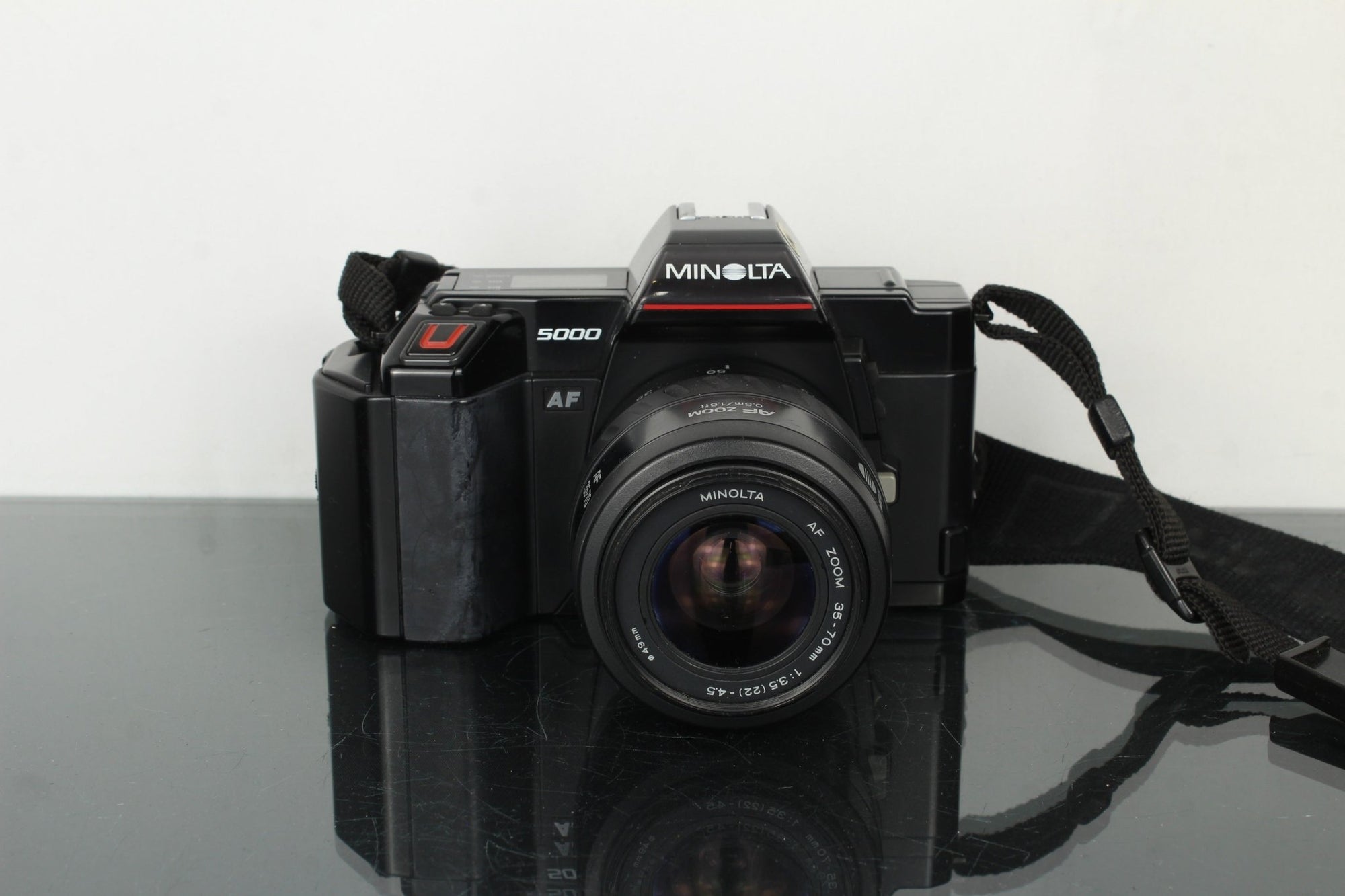 Minolta 5000 AF Zoom 35 - 70mm f/3.5 - 4.5 - Dutch|Thrift