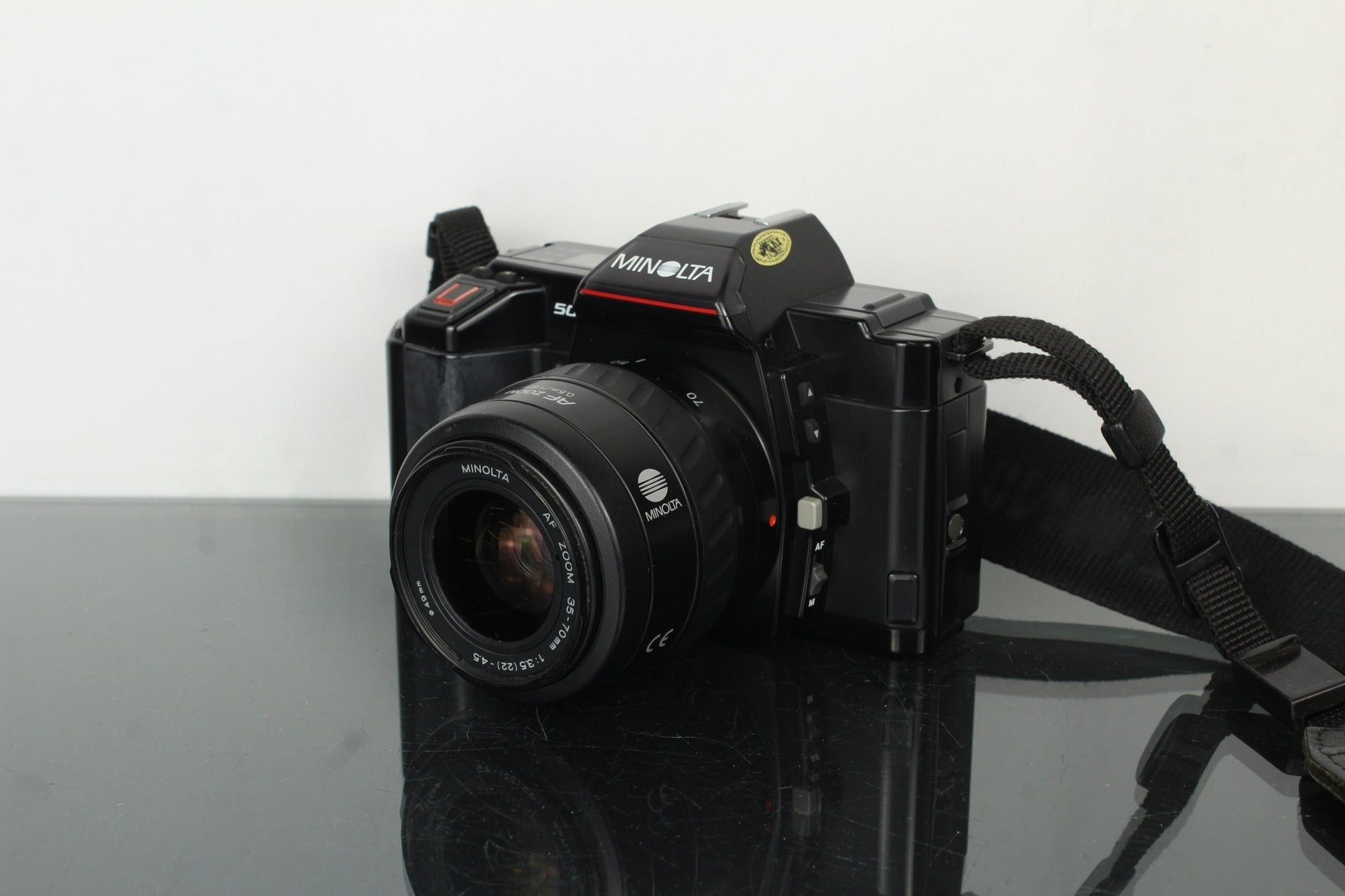 Minolta 5000 AF Zoom 35 - 70mm f/3.5 - 4.5 - Dutch|Thrift