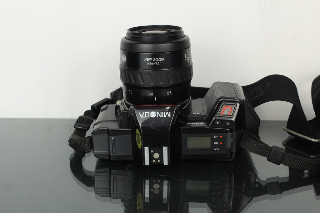 Minolta 5000 AF Zoom 35 - 70mm f/3.5 - 4.5 - Dutch|Thrift