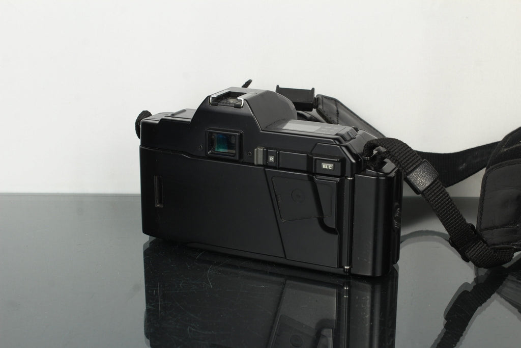 Minolta 5000 AF Zoom 35 - 70mm f/3.5 - 4.5 - Dutch|Thrift