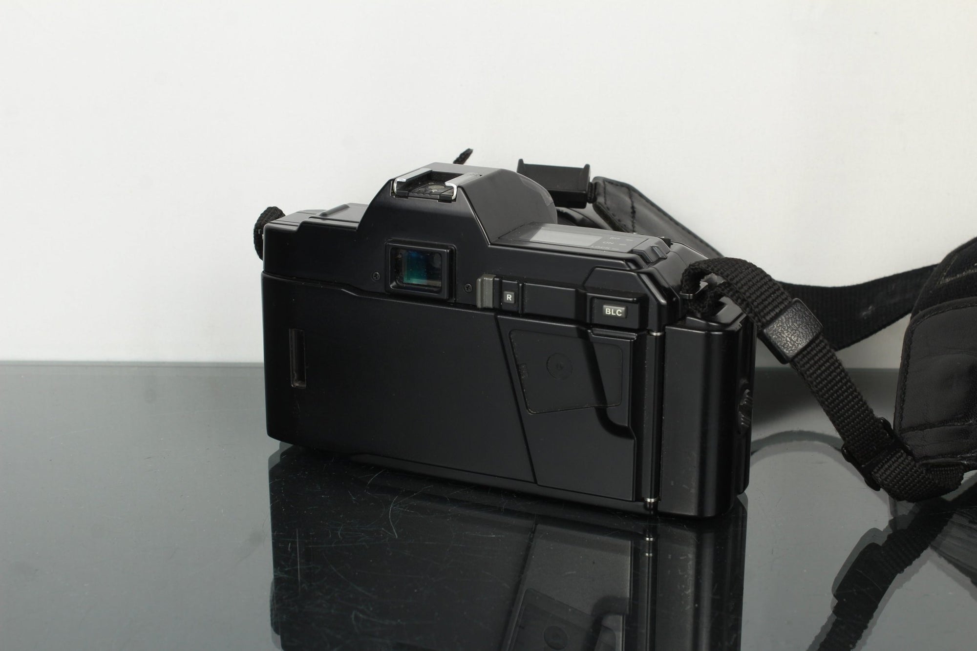 Minolta 5000 AF Zoom 35 - 70mm f/3.5 - 4.5 - Dutch|Thrift