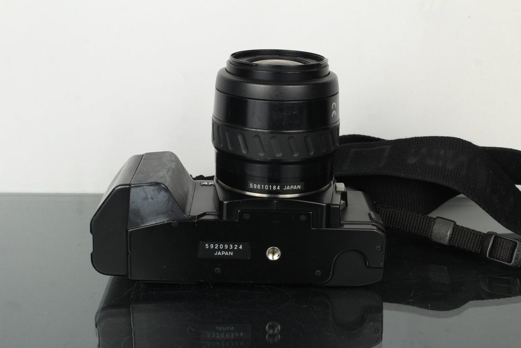 Minolta 5000 AF Zoom 35 - 70mm f/3.5 - 4.5 - Dutch|Thrift