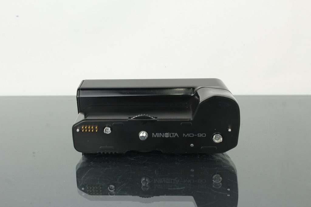 Minolta 9000 AF + Minolta AF Zoom Xi 35 - 200mm 1:4.5 (22) - 5.6 lens - Dutch|Thrift