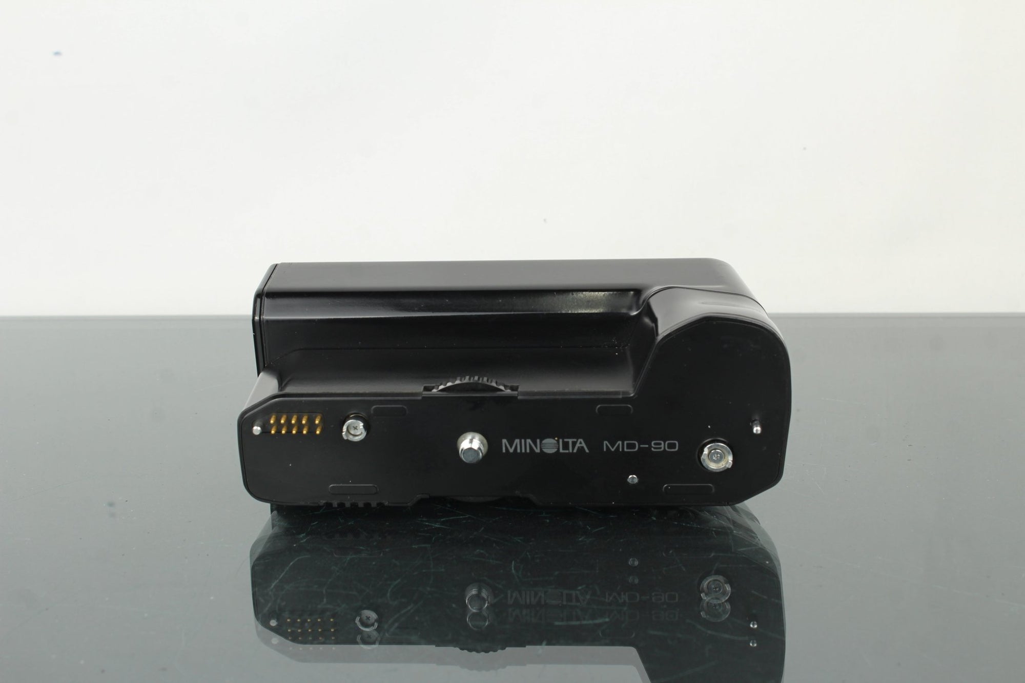 Minolta 9000 AF + Minolta AF Zoom Xi 35 - 200mm 1:4.5 (22) - 5.6 lens - Dutch|Thrift