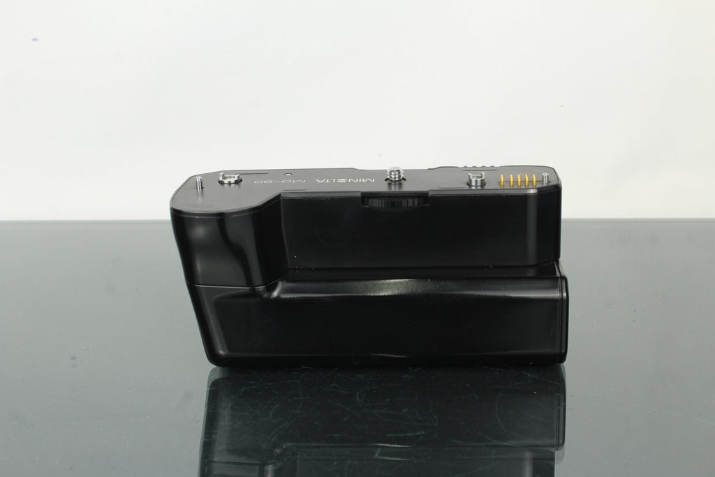 Minolta 9000 AF + Minolta AF Zoom Xi 35 - 200mm 1:4.5 (22) - 5.6 lens - Dutch|Thrift