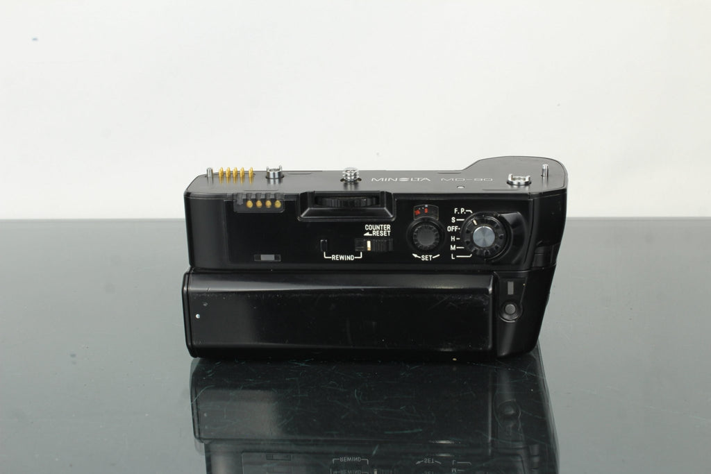 Minolta 9000 AF + Minolta AF Zoom Xi 35 - 200mm 1:4.5 (22) - 5.6 lens - Dutch|Thrift