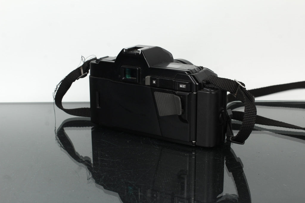 Minolta AF 5000 + Minolta AF Zoom 35 - 80mm f/4 - 5.6 - Dutch|Thrift