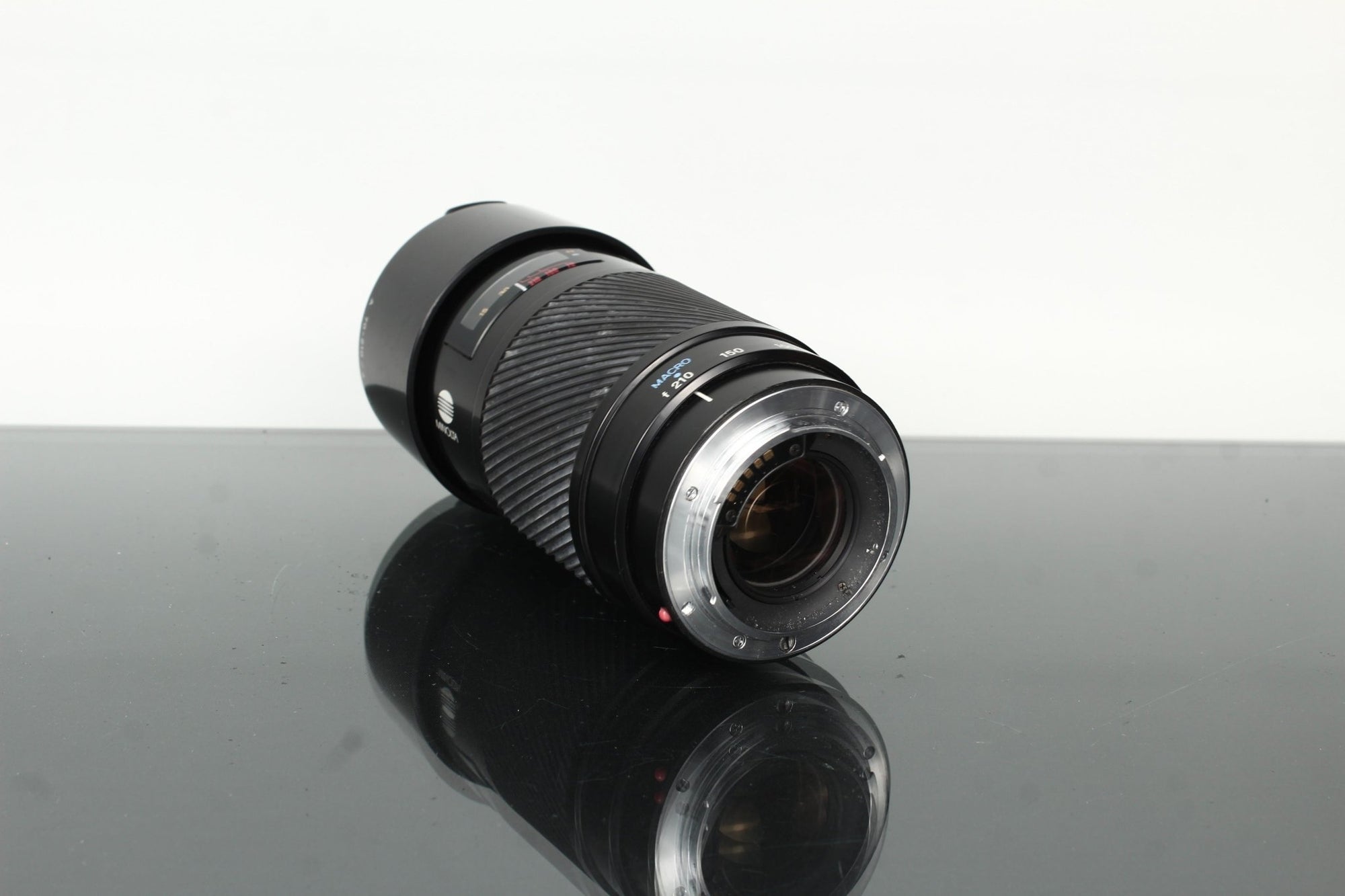 Minolta AF 70 - 210mm f/4 - Dutch|Thrift