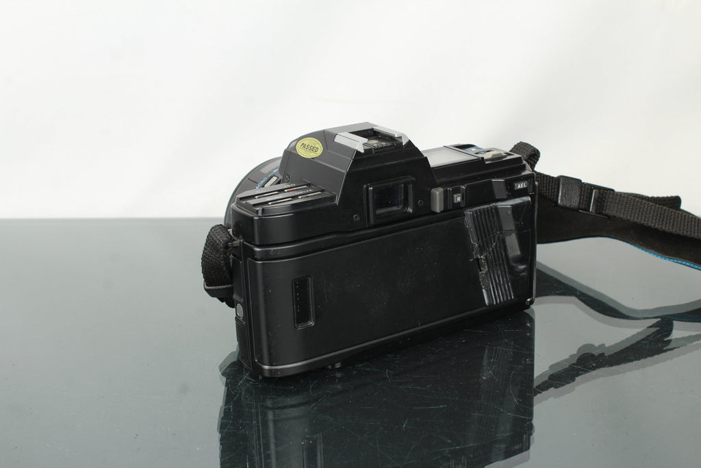 Minolta AF7000 + Minolta AF Zoom 35 - 70mm 1:4 lens - Dutch|Thrift