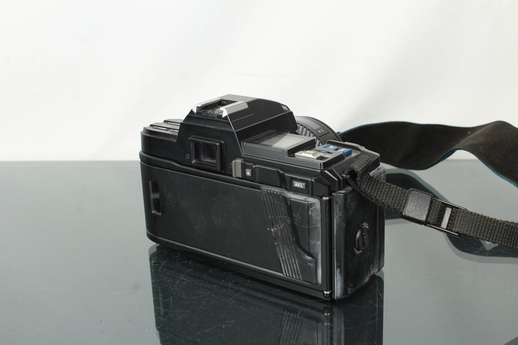 Minolta AF7000 + Minolta AF Zoom 35 - 70mm 1:4 lens - Dutch|Thrift