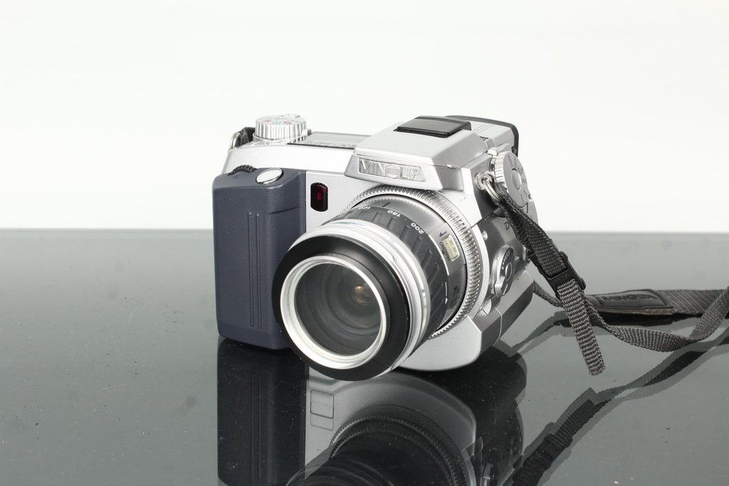 Minolta DiMAGE 7 5.2MP - Dutch|Thrift
