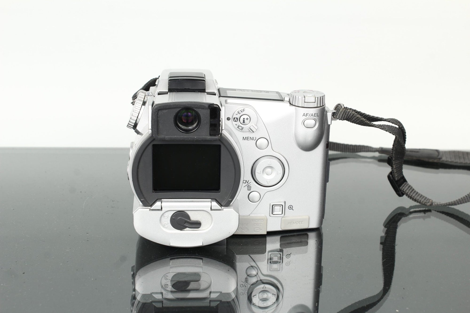 Minolta DiMAGE 7 5.2MP - Dutch|Thrift