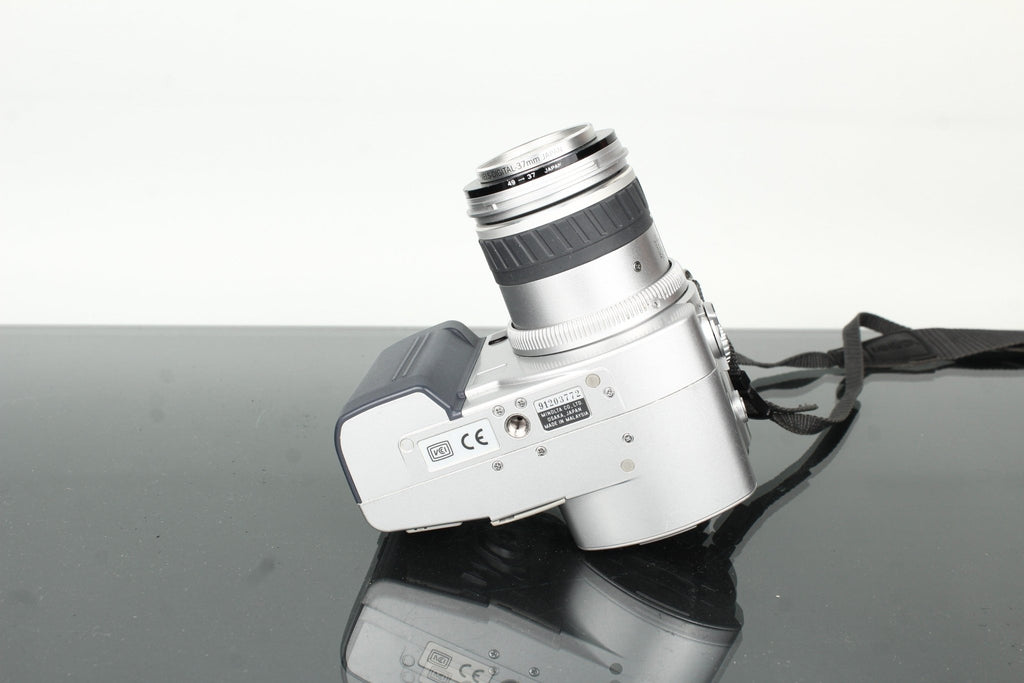 Minolta DiMAGE 7 5.2MP - Dutch|Thrift