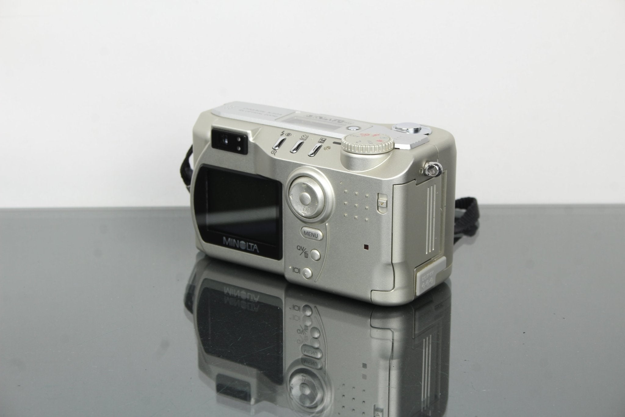 希少 MINOLTA DiMAGE S304 デジタルカメラ 一式 動作確認済 Minolta Dimage S304 – Dutch|Thrift