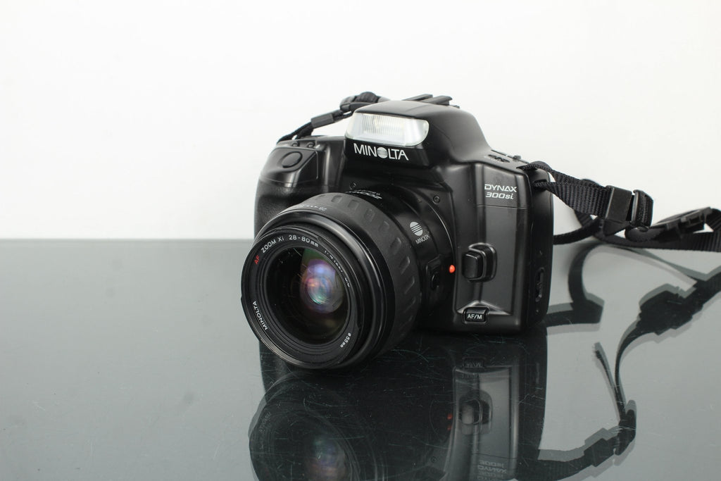 Minolta Dynax 300Si + Minolta AF Zoom Xi 28 - 80mm 4 - 5.6 - Dutch|Thrift
