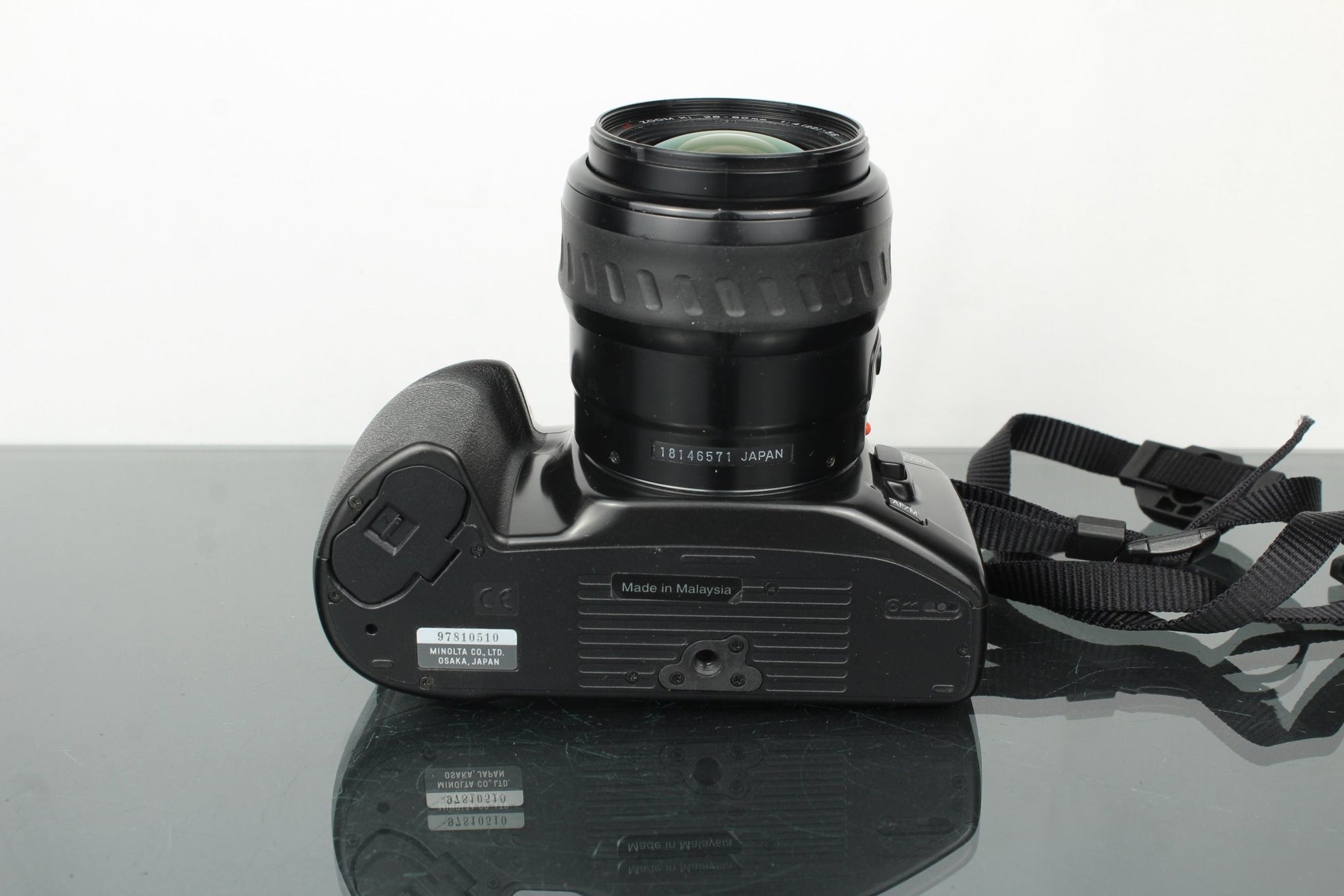 Minolta Dynax 300Si + Minolta AF Zoom Xi 28 - 80mm 4 - 5.6 - Dutch|Thrift