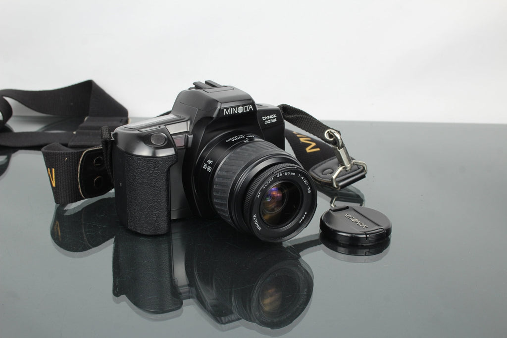 Minolta Dynax 303SI + 35 - 80mm Minolta AF lens - Dutch|Thrift