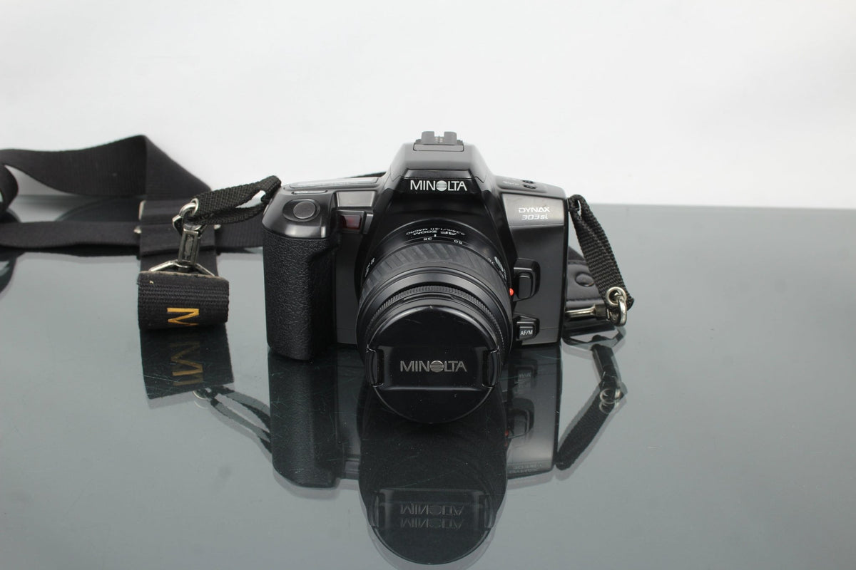 Minolta Dynax 303SI + 35 - 80mm Minolta AF lens - Dutch|Thrift