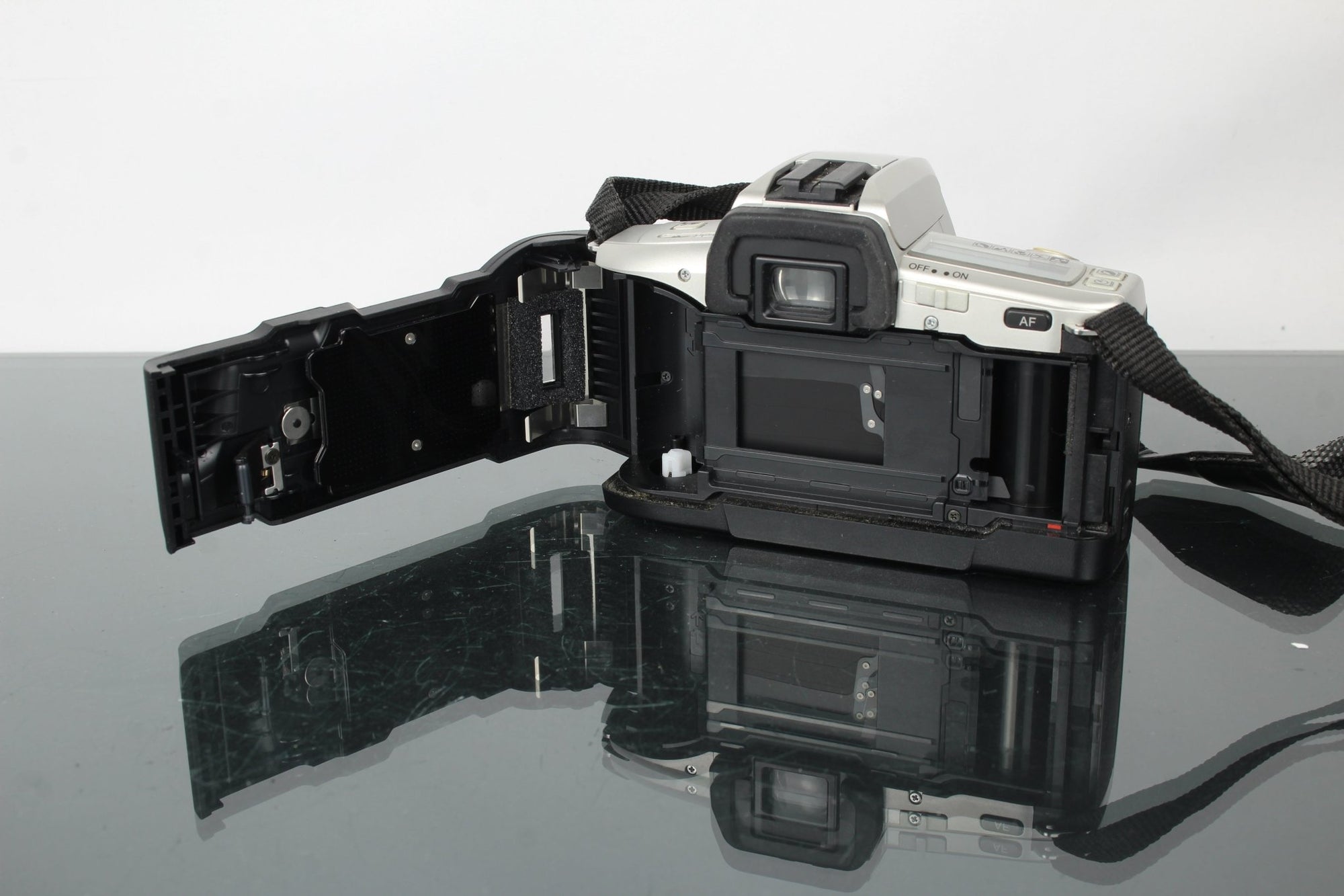 Minolta Dynax 3L - Dutch|Thrift