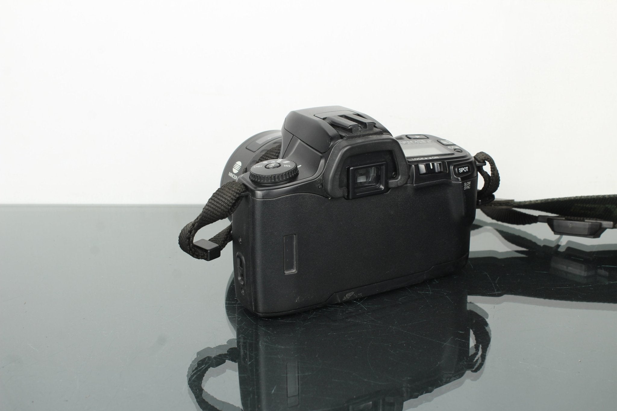 Minolta Dynax 404Si + Minolta AF Zoom 35-105mm 3.5-4.5 lens