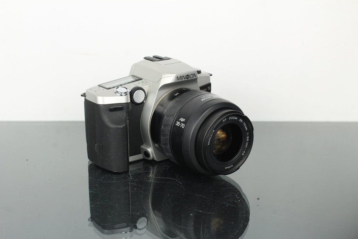 Minolta Dynax 5 + Minolta AF 35 - 70mm 1:3.5 - 4.5 lens - Dutch|Thrift