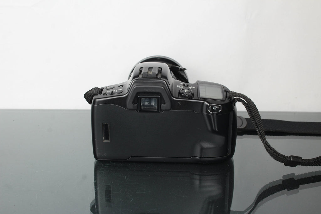 Minolta Dynax 500 SI + Minolta AF 35 - 200mm 1:4.5 5.6 lens - Dutch|Thrift