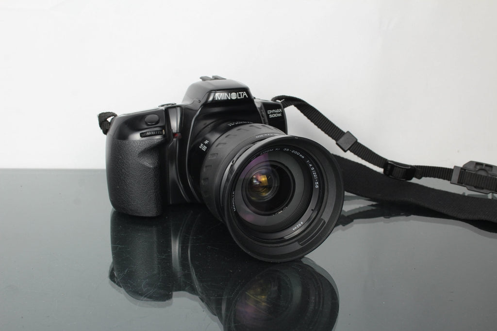 Minolta Dynax 500 SI + Minolta AF 35 - 200mm 1:4.5 5.6 lens - Dutch|Thrift
