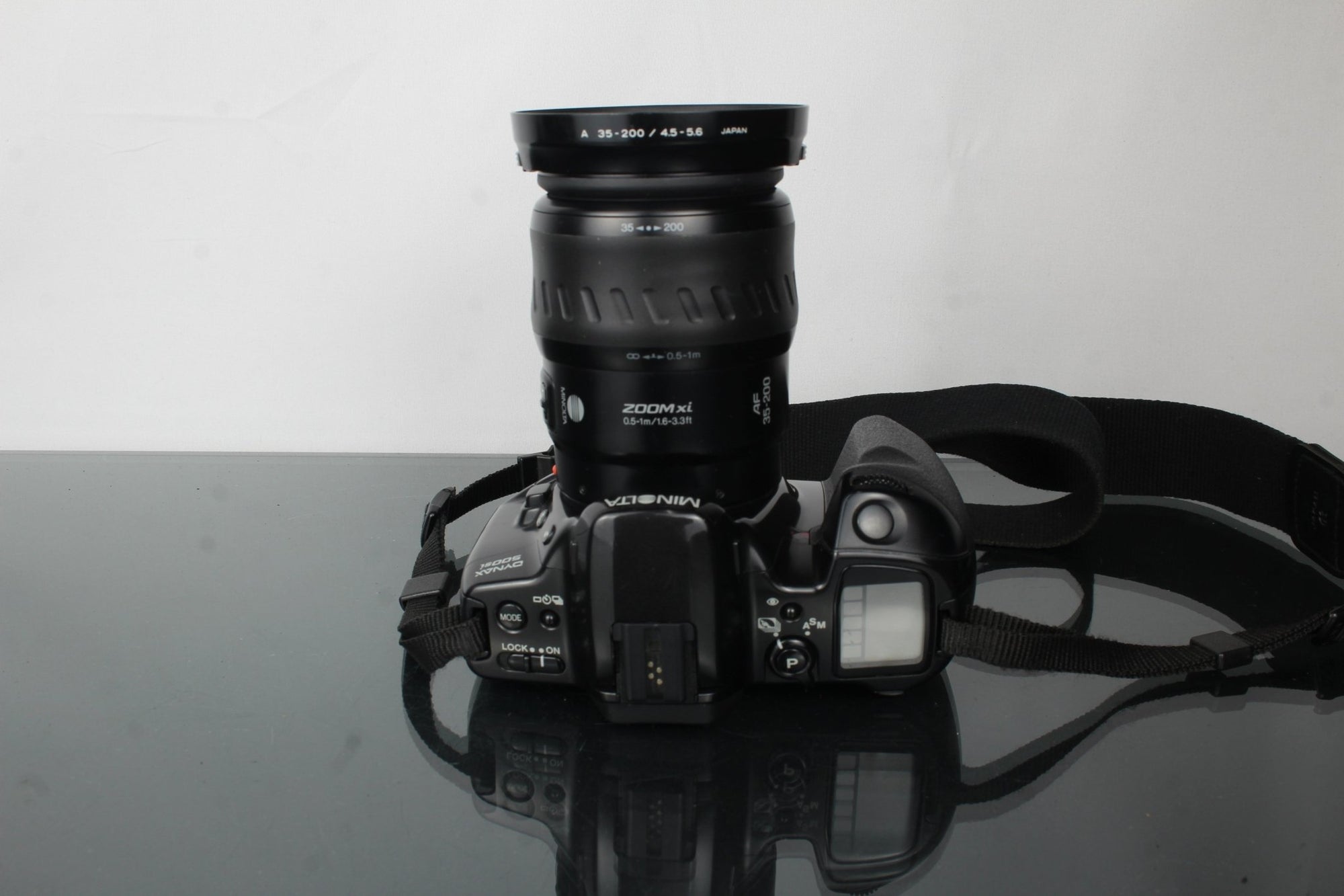 Minolta Dynax 500 SI + Minolta AF 35 - 200mm 1:4.5 5.6 lens - Dutch|Thrift