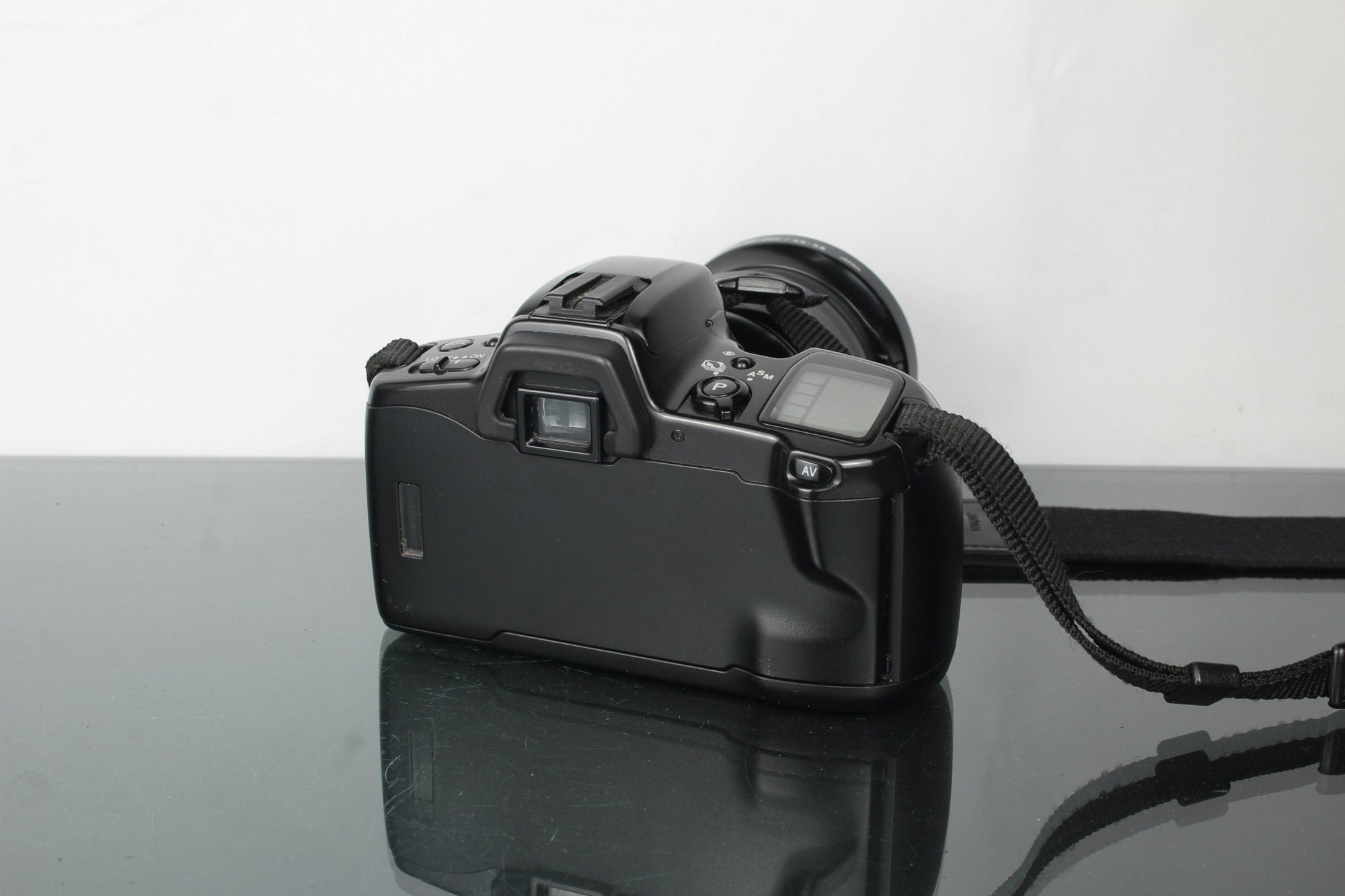 Minolta Dynax 500 SI + Minolta AF 35 - 200mm 1:4.5 5.6 lens - Dutch|Thrift