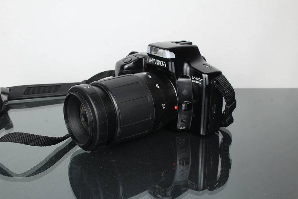 Minolta Dynax 5000i + 80 - 210mm 1:4.5 - 5.6 lens - Dutch|Thrift