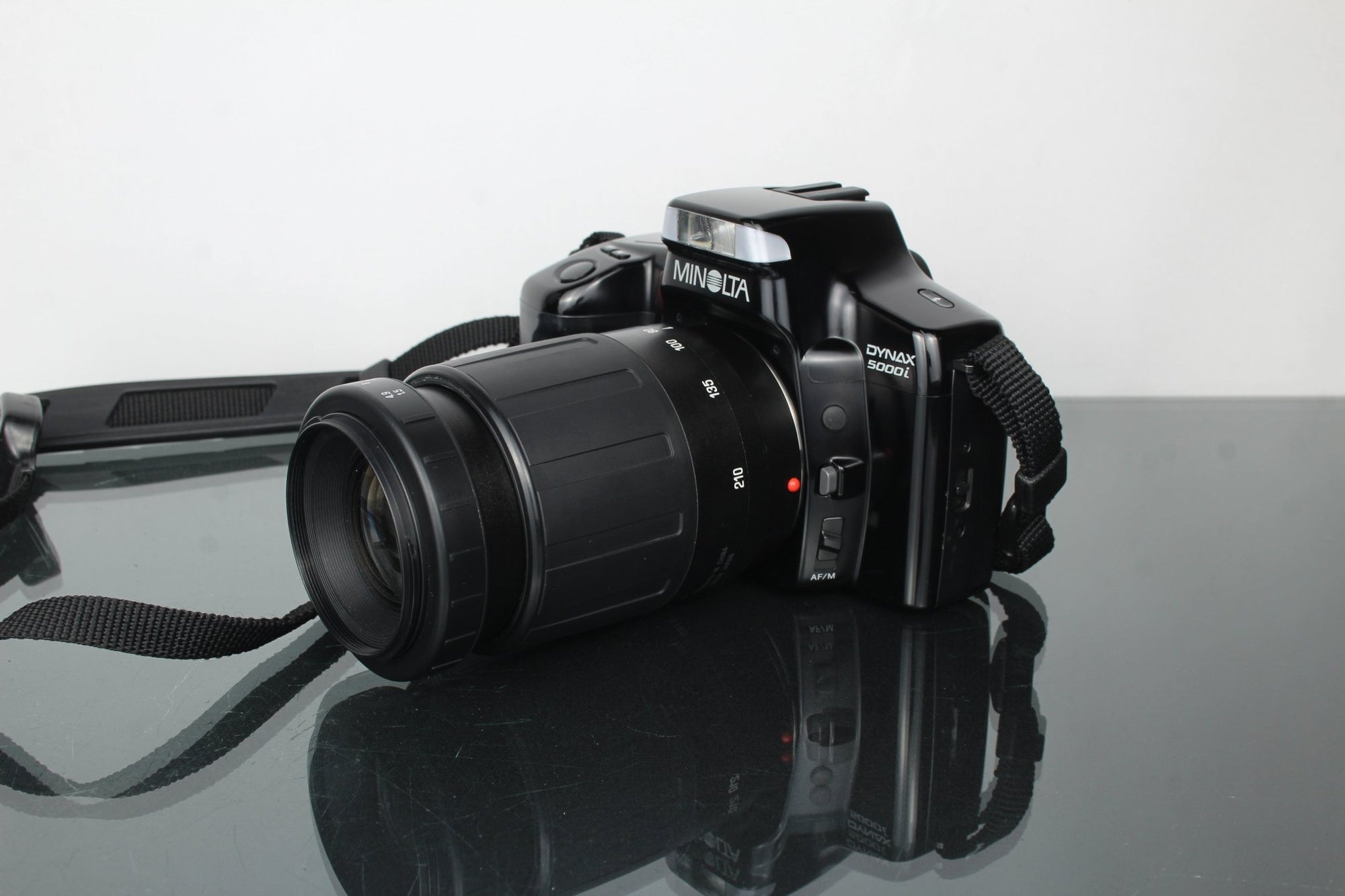 Minolta Dynax 5000i + 80 - 210mm 1:4.5 - 5.6 lens - Dutch|Thrift