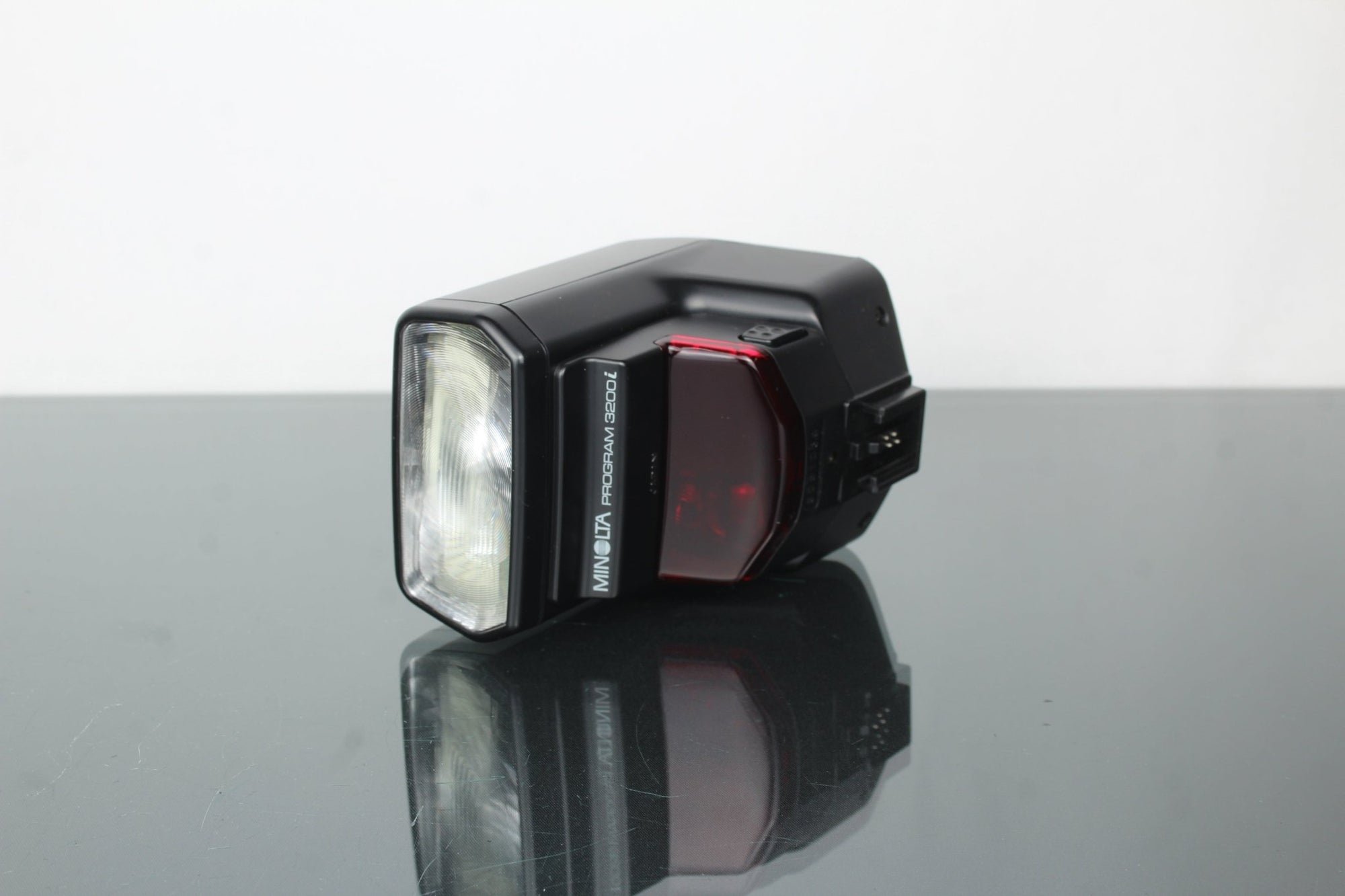 Minolta Dynax 5000i + 80 - 210mm 1:4.5 - 5.6 lens - Dutch|Thrift