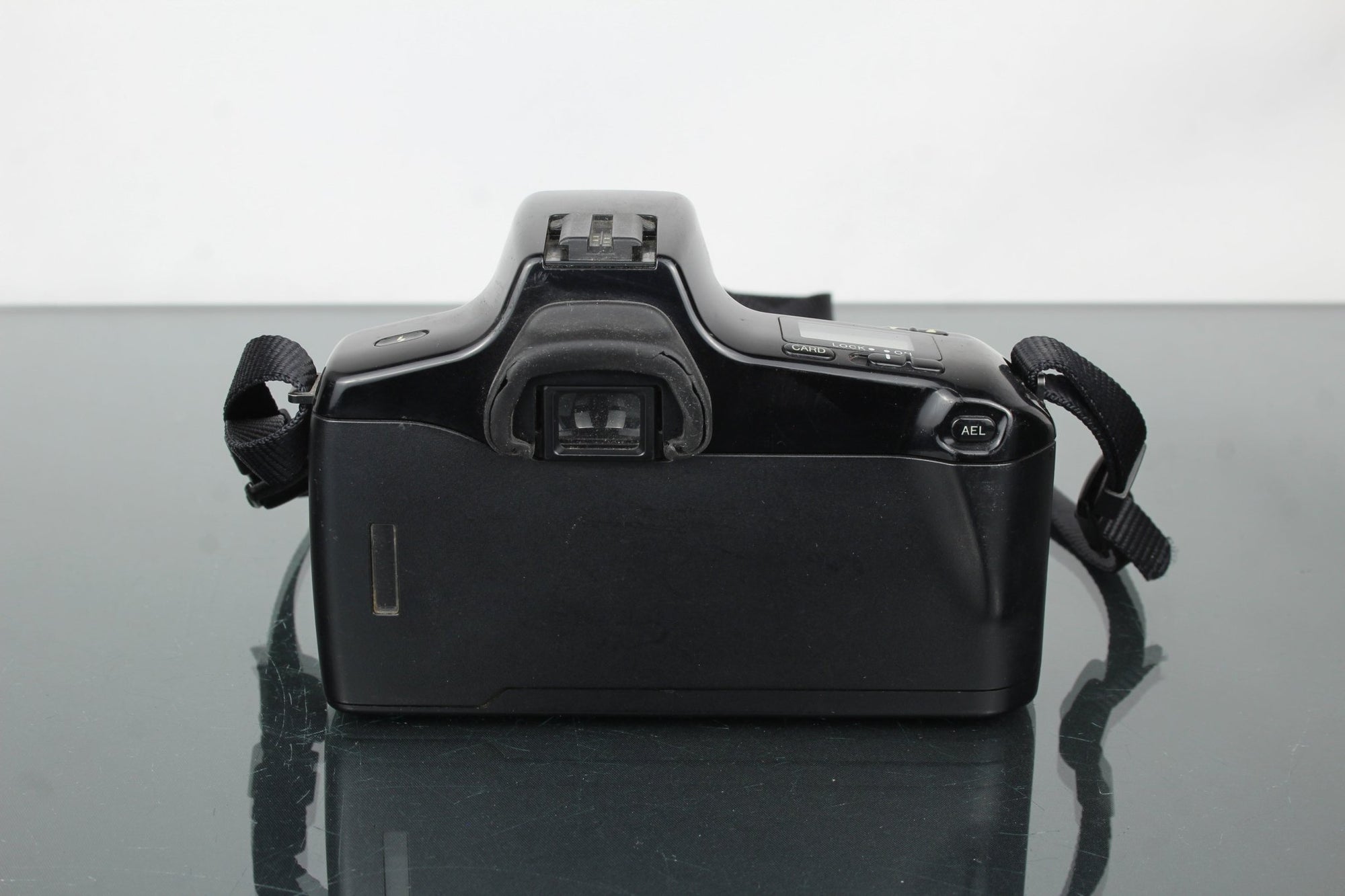 Minolta Dynax 5000i + Minolta 35 - 80mm 1:4 - 5.6 - Dutch|Thrift