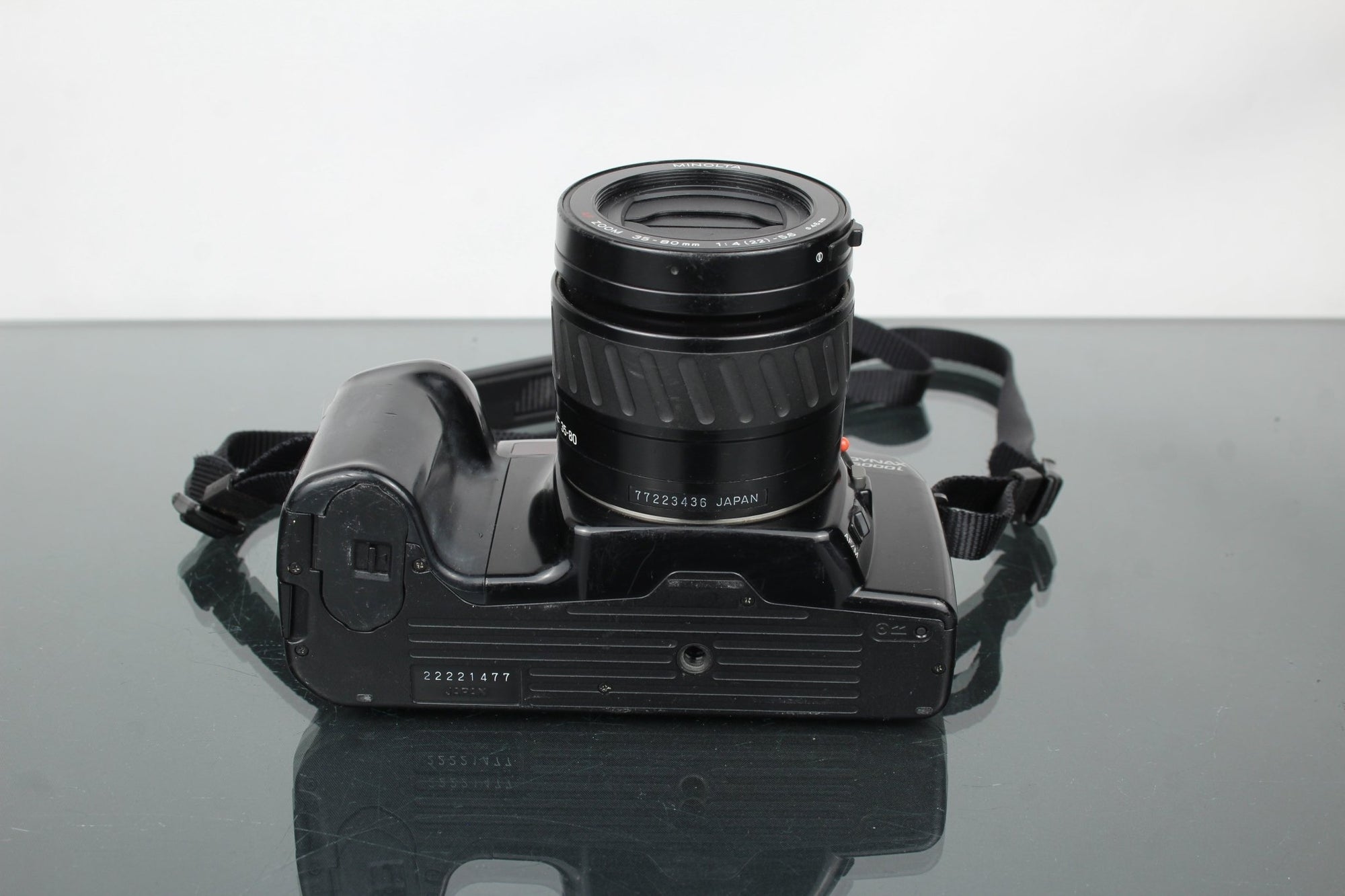 Minolta Dynax 5000i + Minolta 35 - 80mm 1:4 - 5.6 - Dutch|Thrift