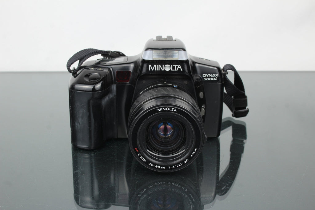 Minolta Dynax 5000i + Minolta 35 - 80mm 1:4 - 5.6 - Dutch|Thrift