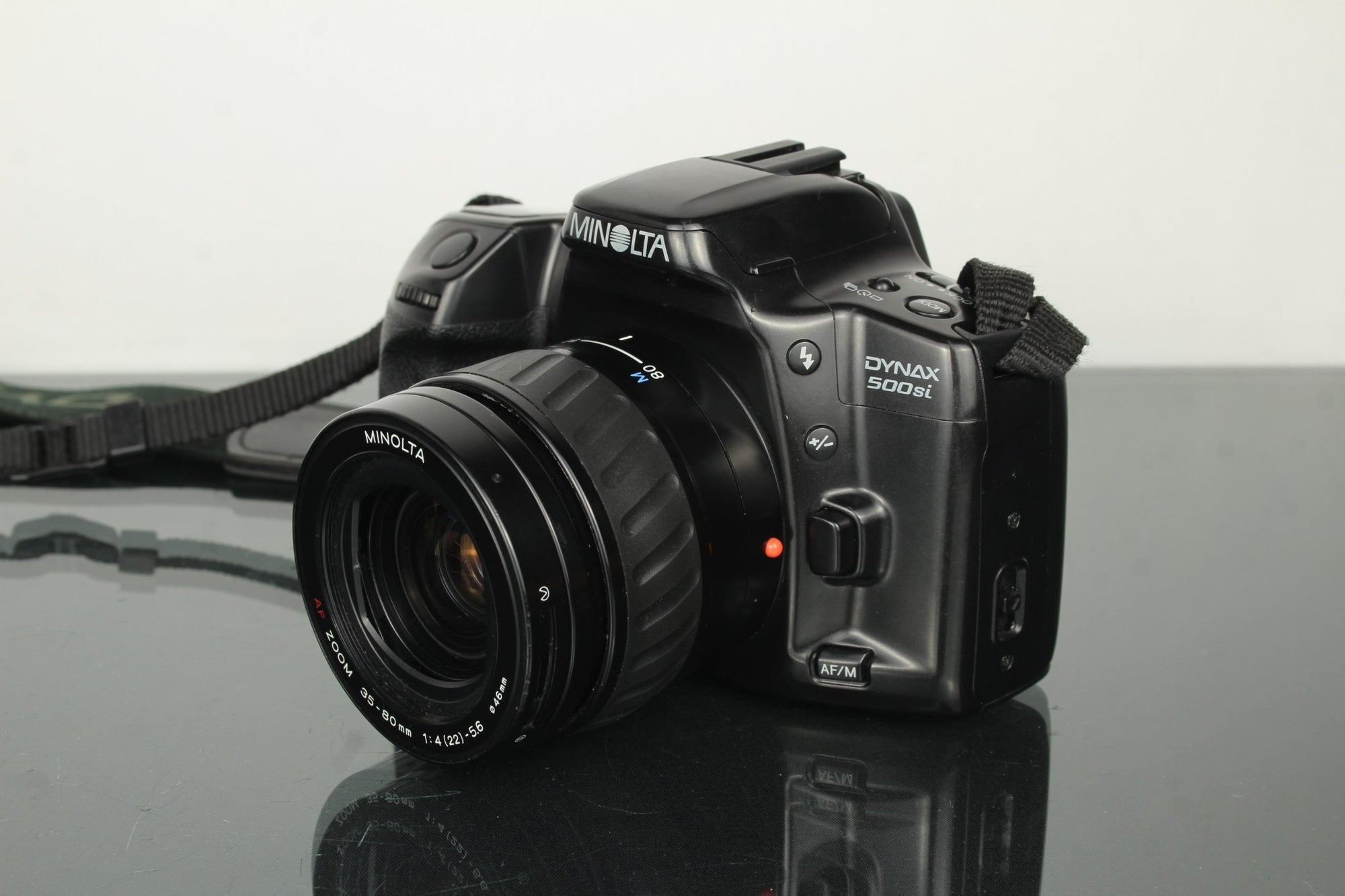 Minolta Dynax 500si + 35 - 80mm 1:4 - 5,6 lens - Dutch|Thrift