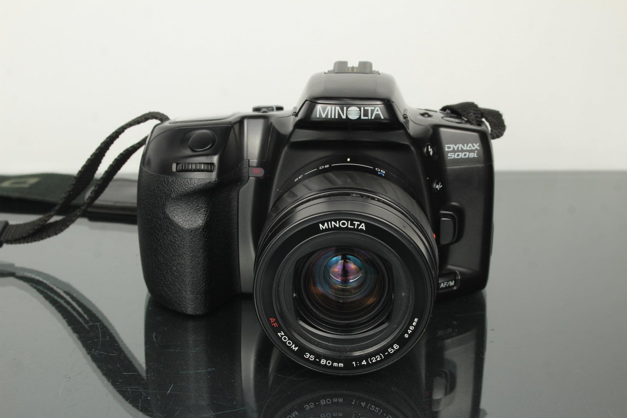 Minolta Dynax 500si + 35 - 80mm 1:4 - 5,6 lens - Dutch|Thrift