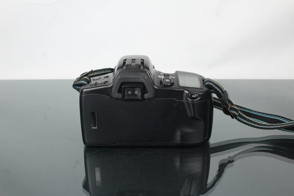 Minolta DYNAX 500SI + 35 - 80mm Minolta AF lens - Dutch|Thrift