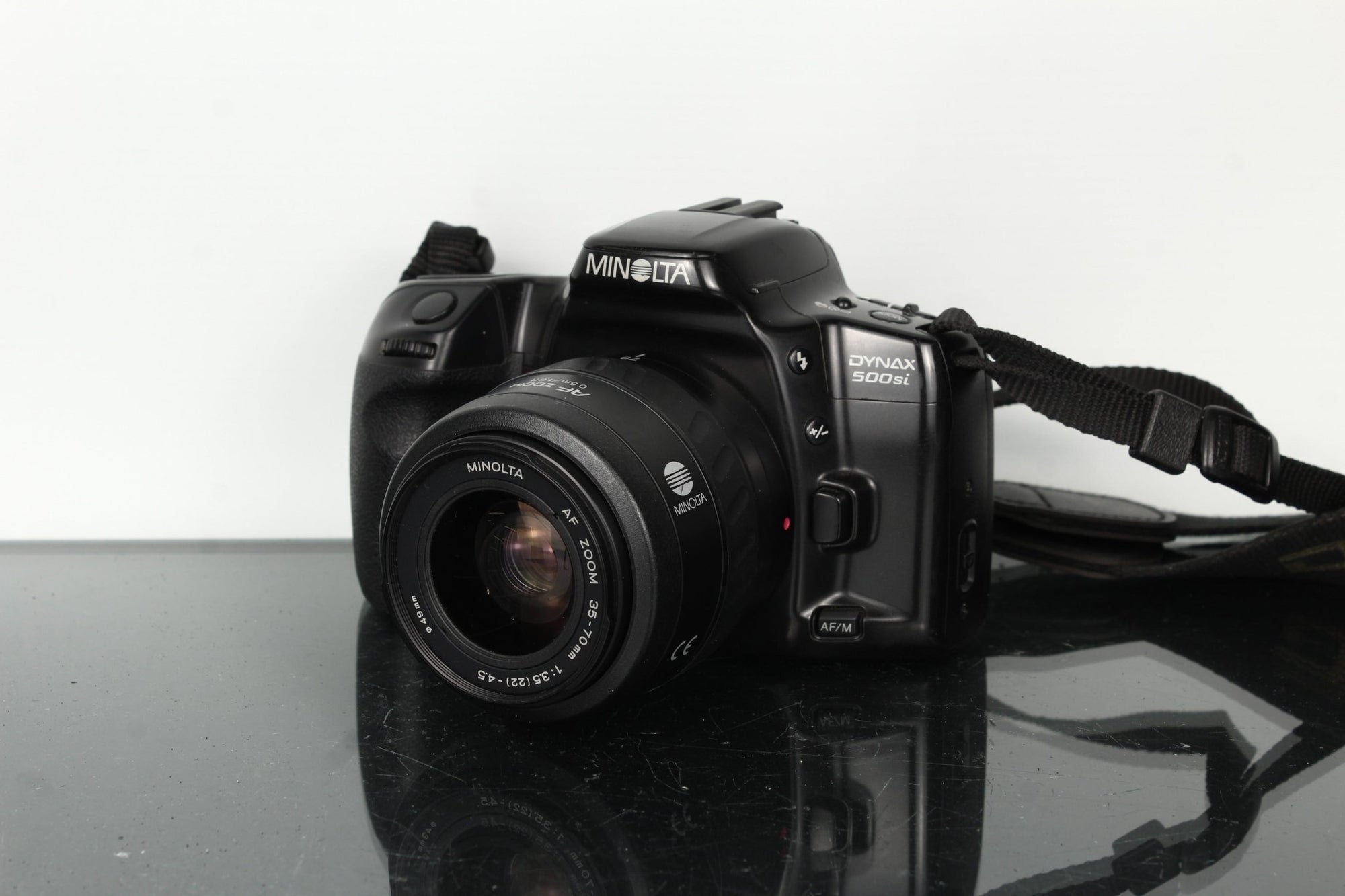 Minolta Dynax 500si + Minolta AF Zoom 35 - 70mm f/3.5 - 4.5 - Dutch|Thrift
