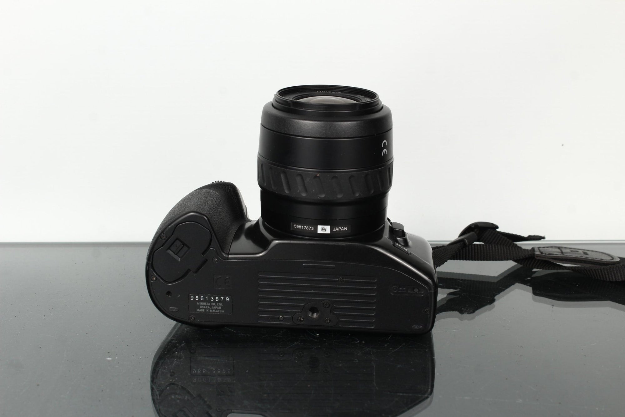 Minolta Dynax 500si + Minolta AF Zoom 35 - 70mm f/3.5 - 4.5 - Dutch|Thrift