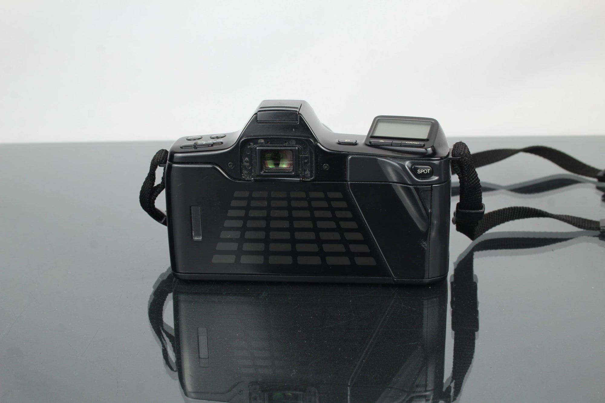 Minolta Dynax 7000I + 35 - 80mm Minolta AF lens - Dutch|Thrift