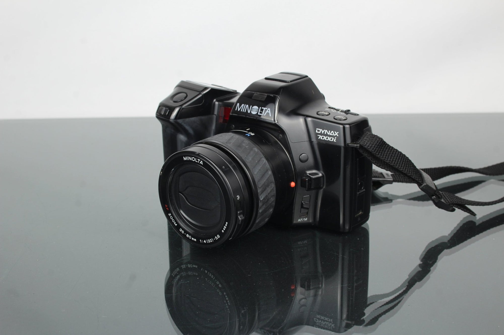 Minolta Dynax 7000I + 35 - 80mm Minolta AF lens - Dutch|Thrift