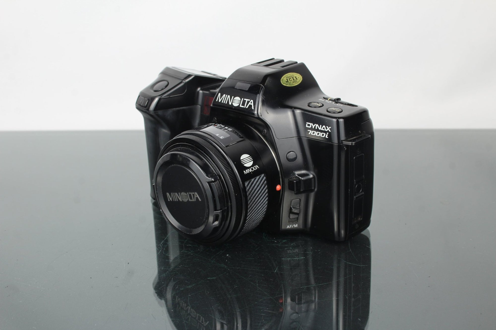 Minolta Dynax 7000i + 50mm 1.7 Minolta AF lens - Dutch|Thrift