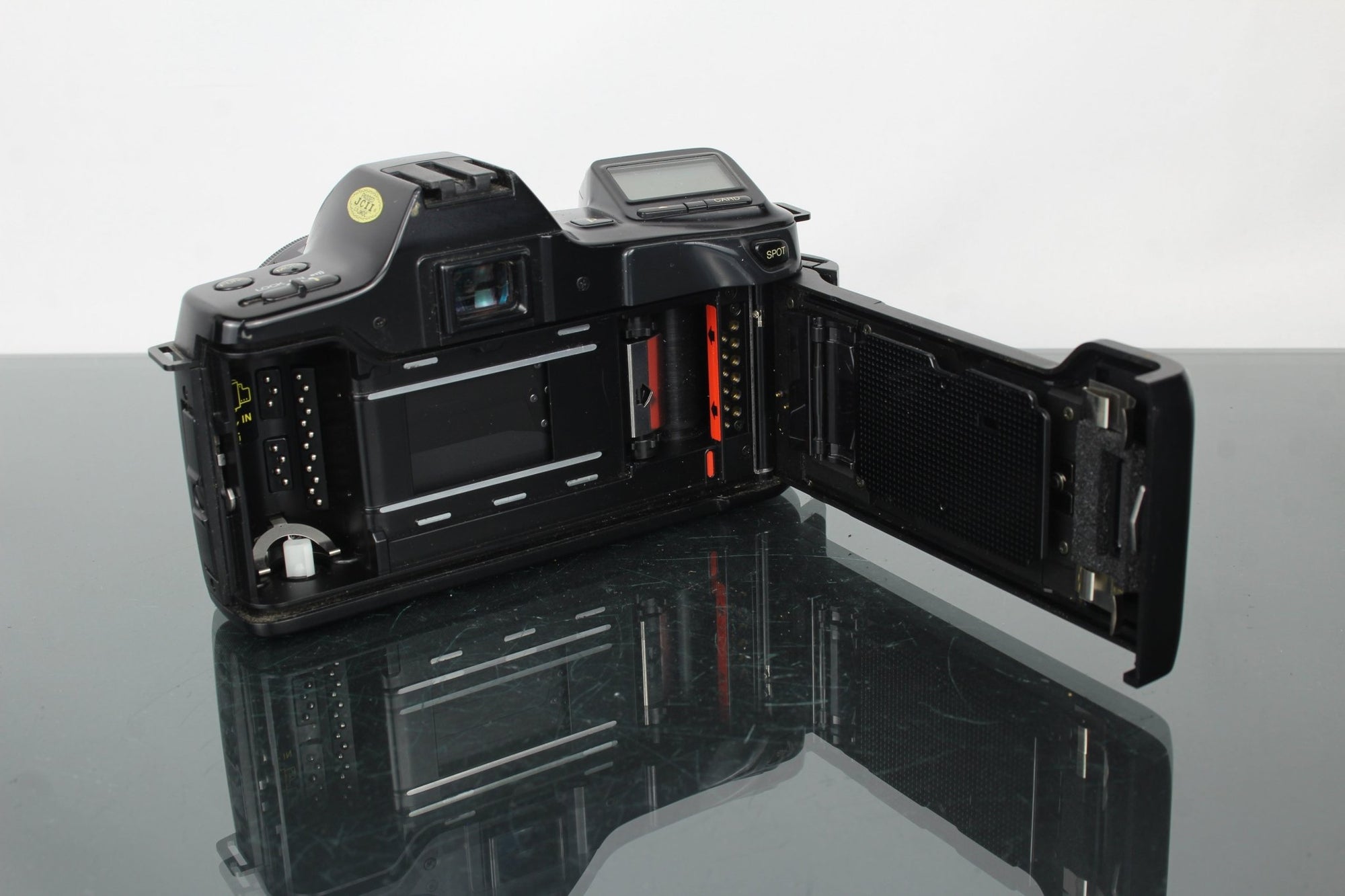 Minolta Dynax 7000i + 50mm 1.7 Minolta AF lens - Dutch|Thrift