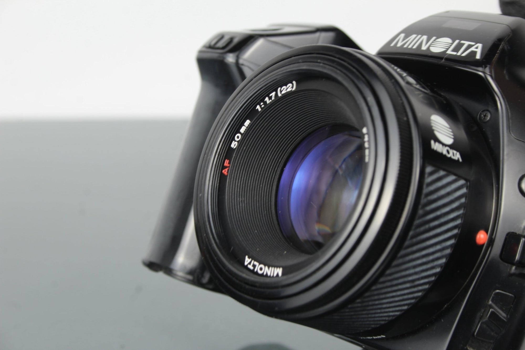 Minolta Dynax 7000i + 50mm 1.7 Minolta AF lens - Dutch|Thrift