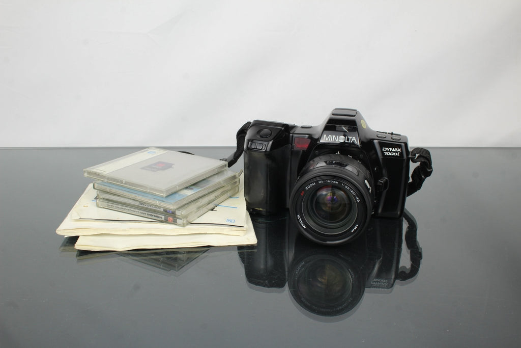 Minolta Dynax 7000i + 50mm Lens - Dutch|Thrift