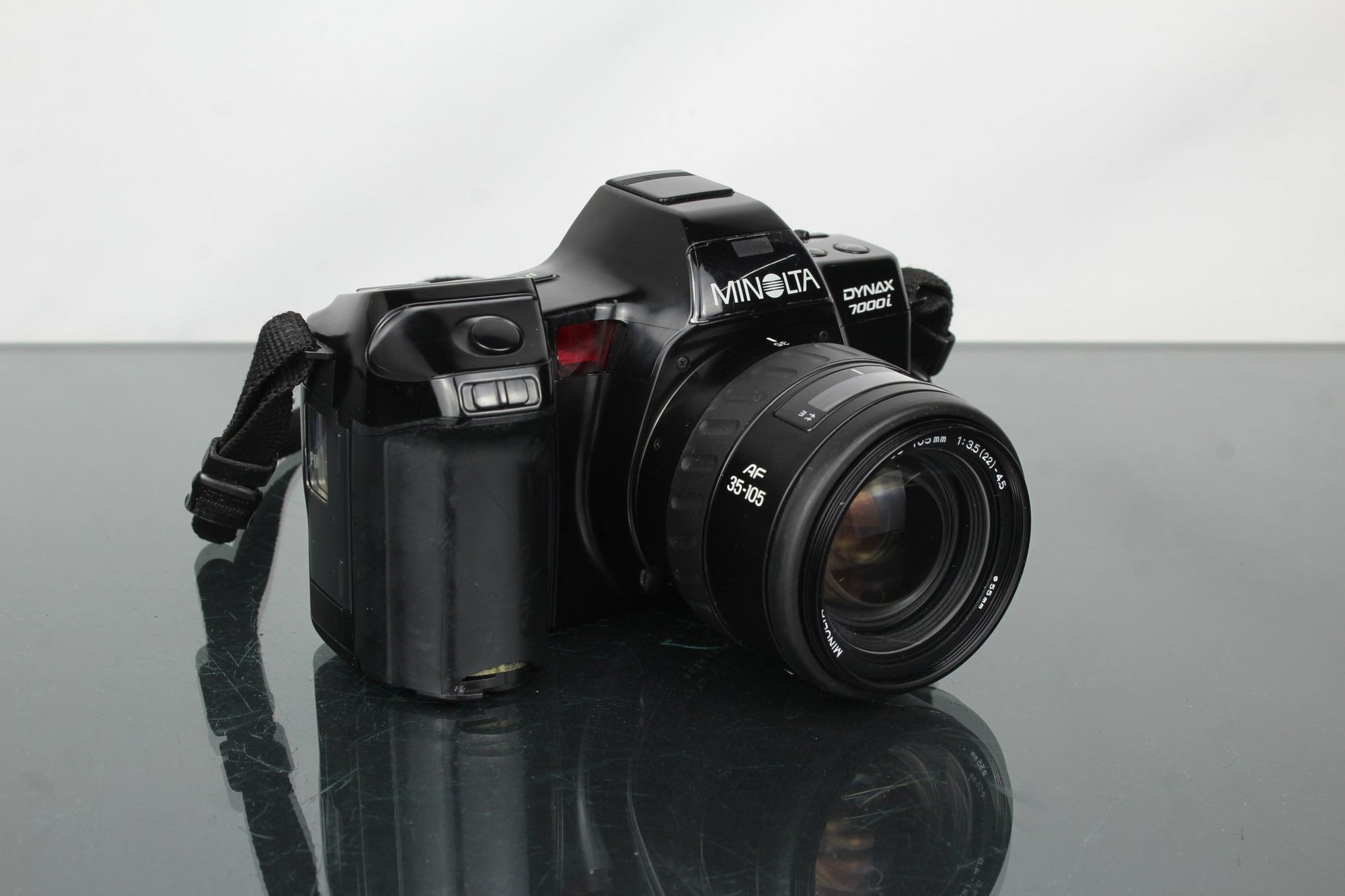 Minolta Dynax 7000i + 50mm Lens - Dutch|Thrift