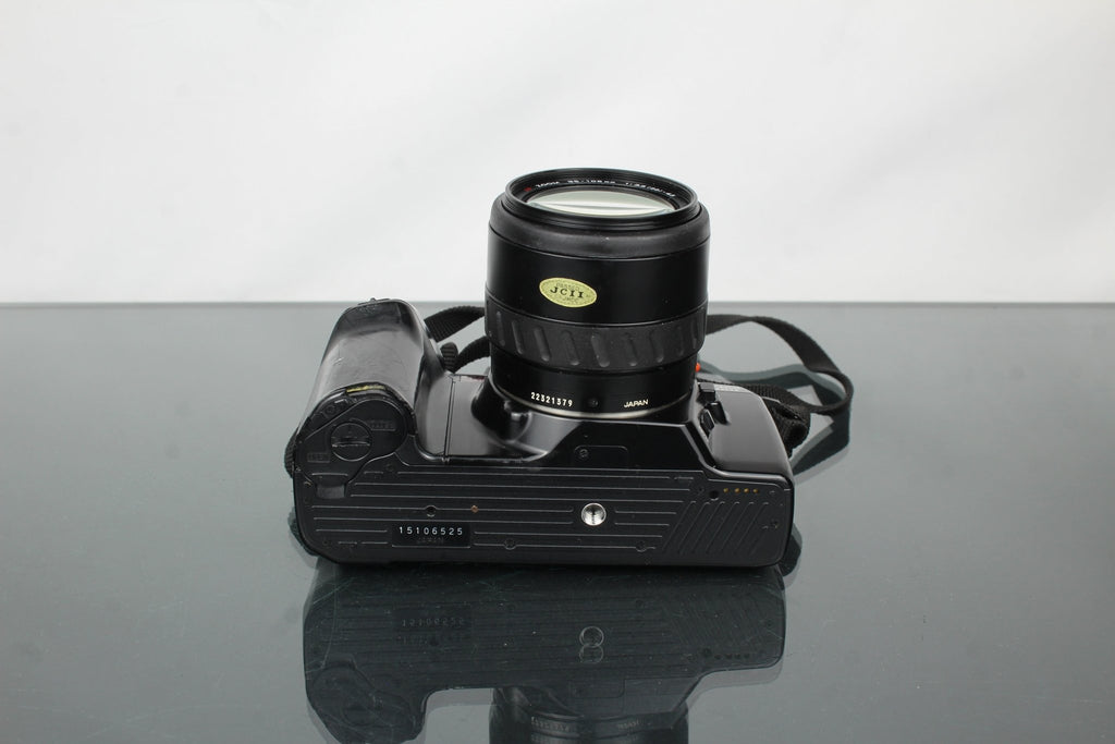 Minolta Dynax 7000i + 50mm Lens - Dutch|Thrift