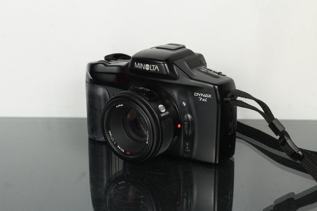 Minolta Dynax 7xi AF 50mm f/1.7 - Dutch|Thrift